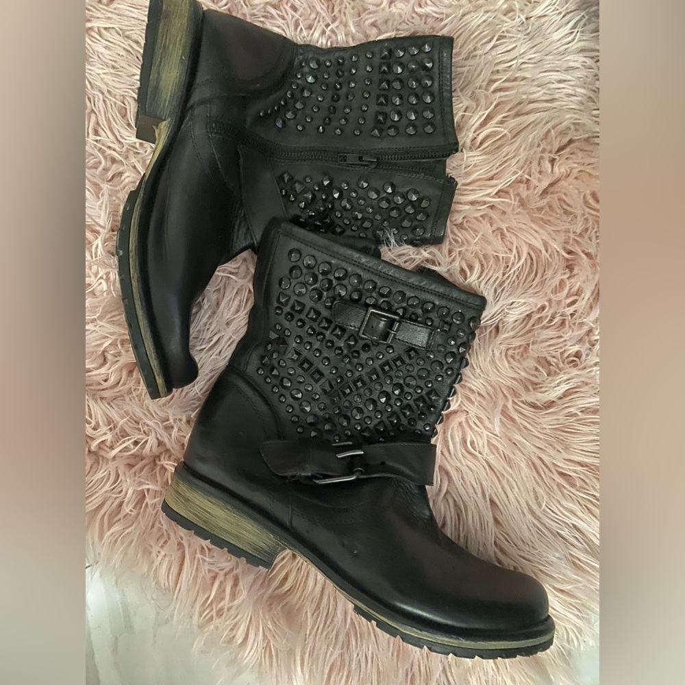 Steve Madden Black Ankle Booties with Lace Detailing studded Black Marco